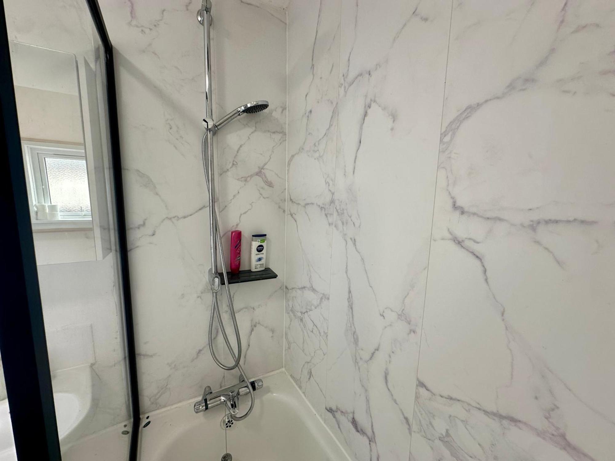 2Br City Side House Belfast Extérieur photo